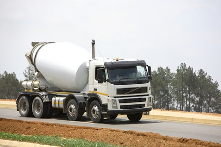 CAMION TOUPIE A BETON